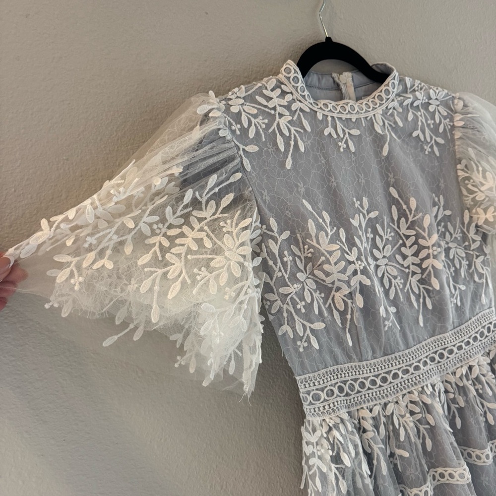Ivy City Co Sicily Flutter Sleeve White Lace Midi Dress Small - Picture 6 of 10